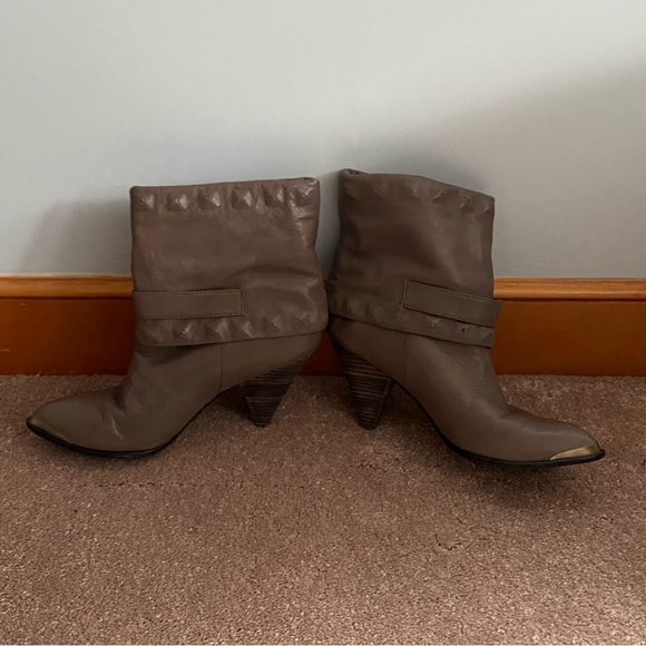 B. Makowsky Taupe studded booties - Picture 5 of 8